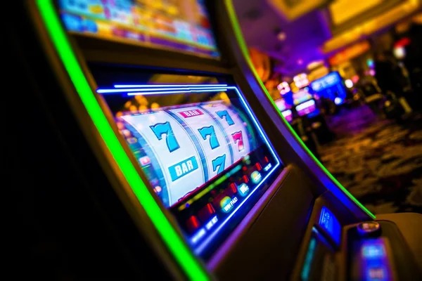 slot 838 live-dealer table on mobile